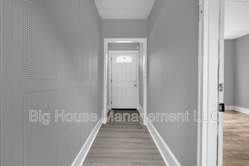 339 E 25th St #2 - Photo 4 of 21