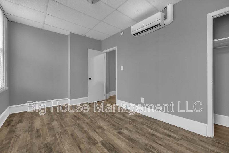 339 E 25th St #2 - Photo 5 of 21