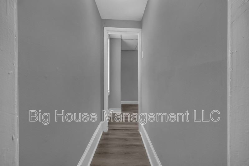 339 E 25th St #3 - Photo 6 of 20