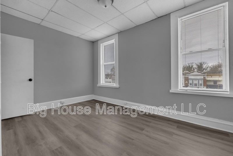 339 E 25th St #3 - Photo 7 of 20