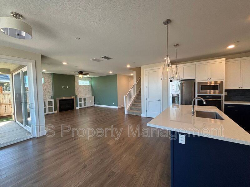 12086 Mircado Way - Photo 2 of 27