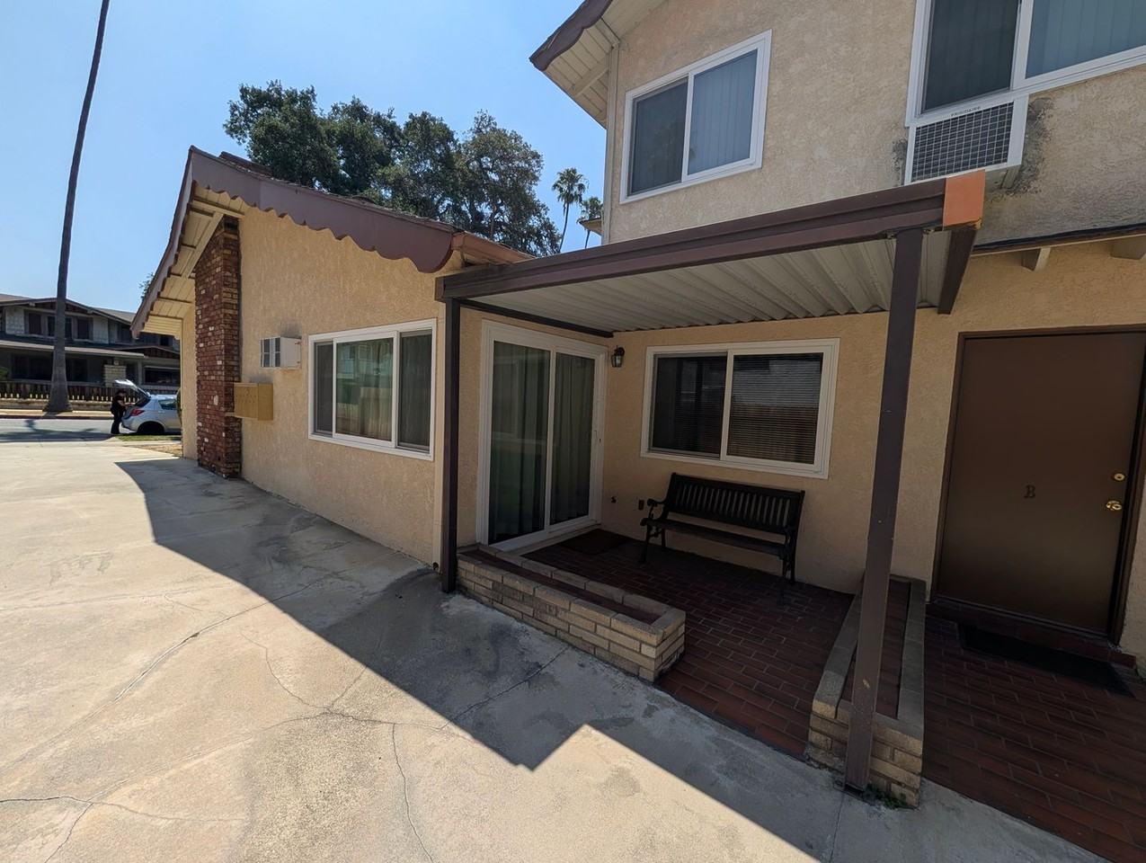307 N Curtis Ave - Photo 3 of 41