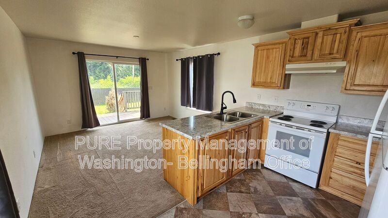 13179 Wilson Dr - Photo 3 of 16