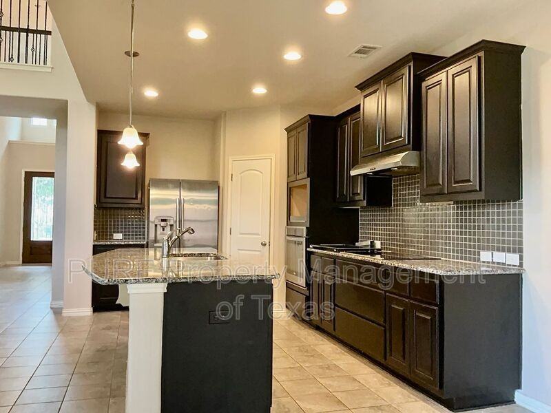 1932 Kempwood Loop - Photo 7 of 24