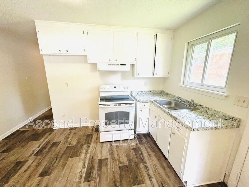 1102 N Hickory St #A - Photo 3 of 7