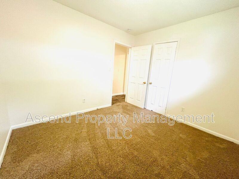 1102 N Hickory St #A - Photo 6 of 7
