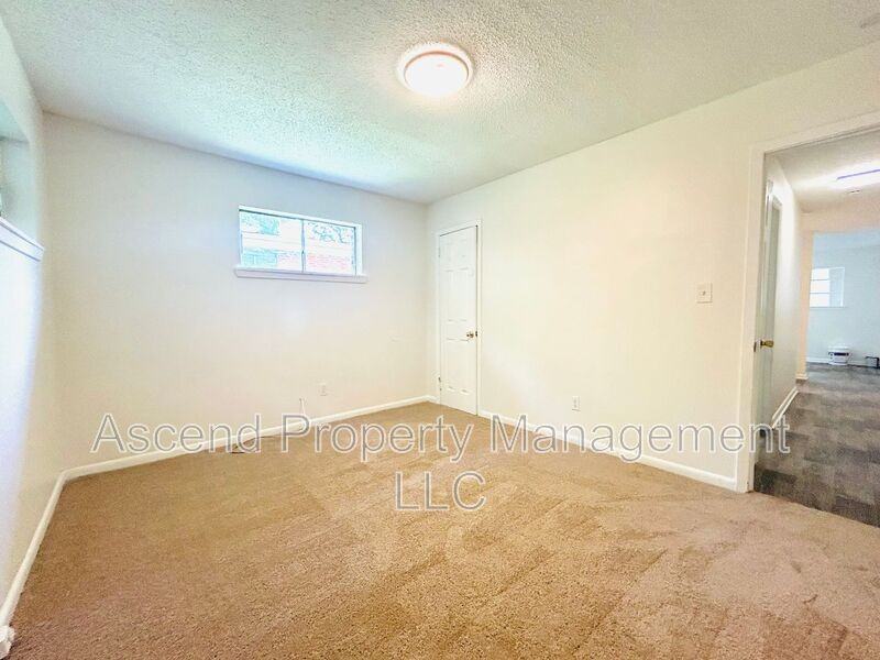 1102 N Hickory St #A - Photo 7 of 7