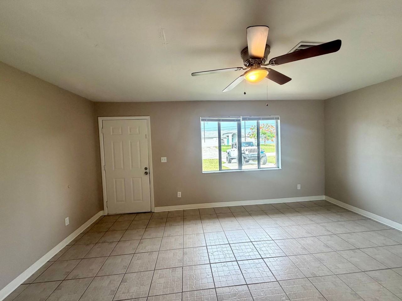 712 Sw 3rd Ct - Photo 4 of 20