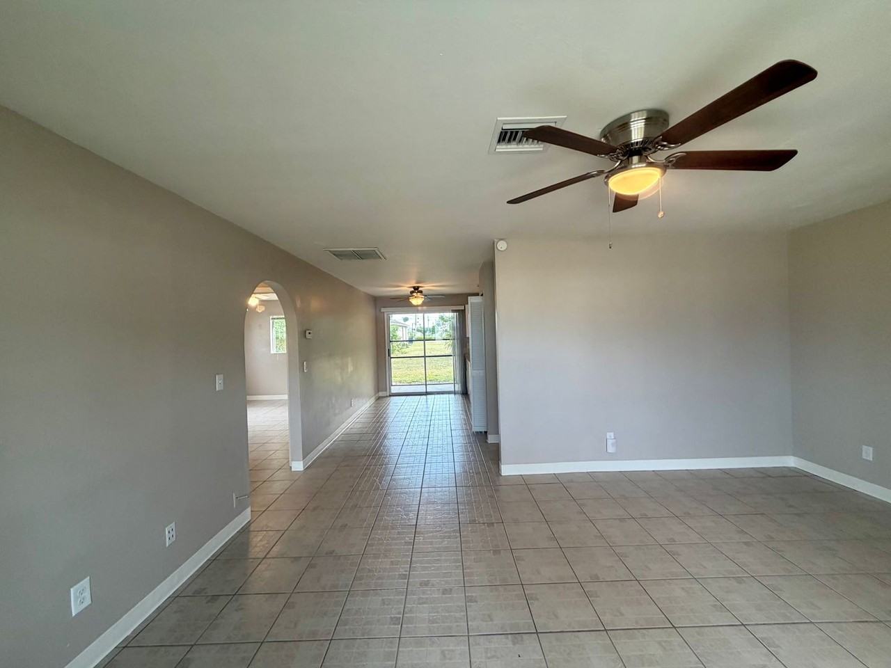712 Sw 3rd Ct - Photo 5 of 20