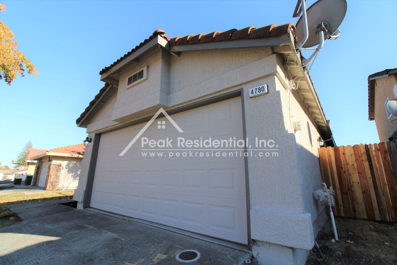 4780 Camino Royale Dr - Photo 2 of 23
