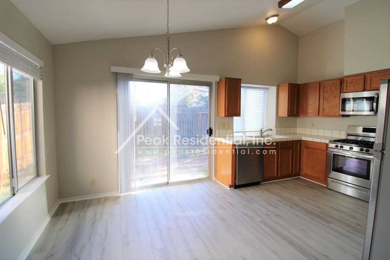4780 Camino Royale Dr - Photo 6 of 23