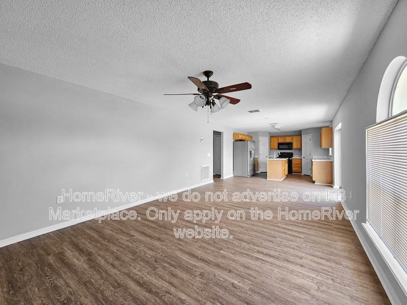 636 Sunway Ln - Photo 3 of 21