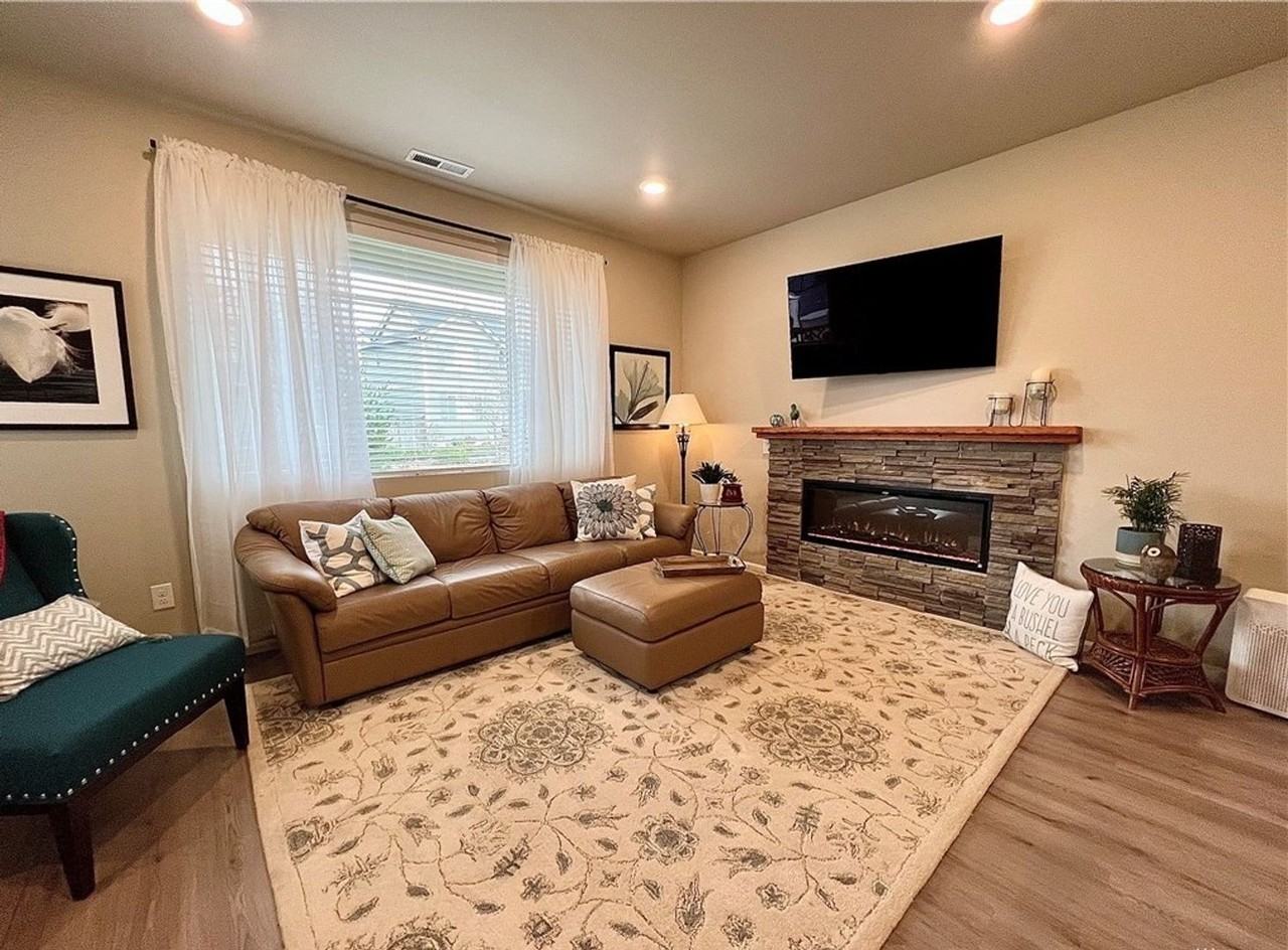 32683 Tolmie Ln - Photo 3 of 22