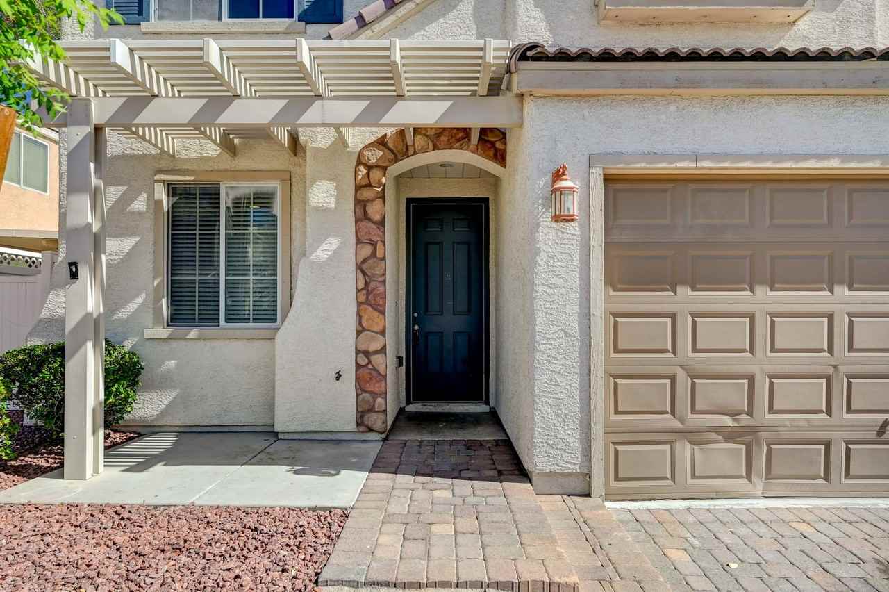 6182 Tillman Crest Ave - Photo 3 of 38
