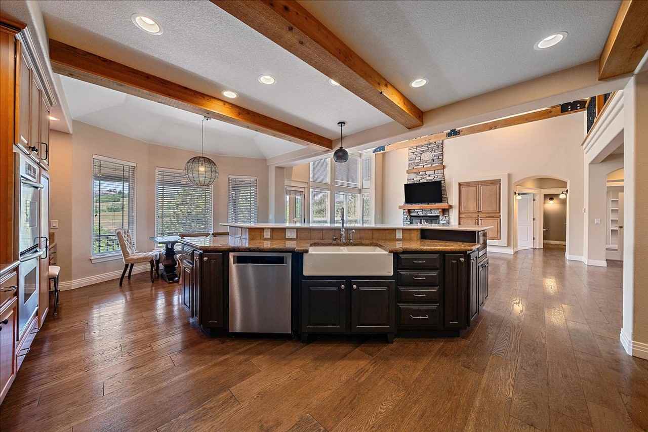 6265 Diamond Ridge Pkwy - Photo 7 of 50