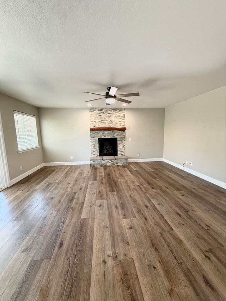 1019 Nanette Ln - Photo 2 of 37