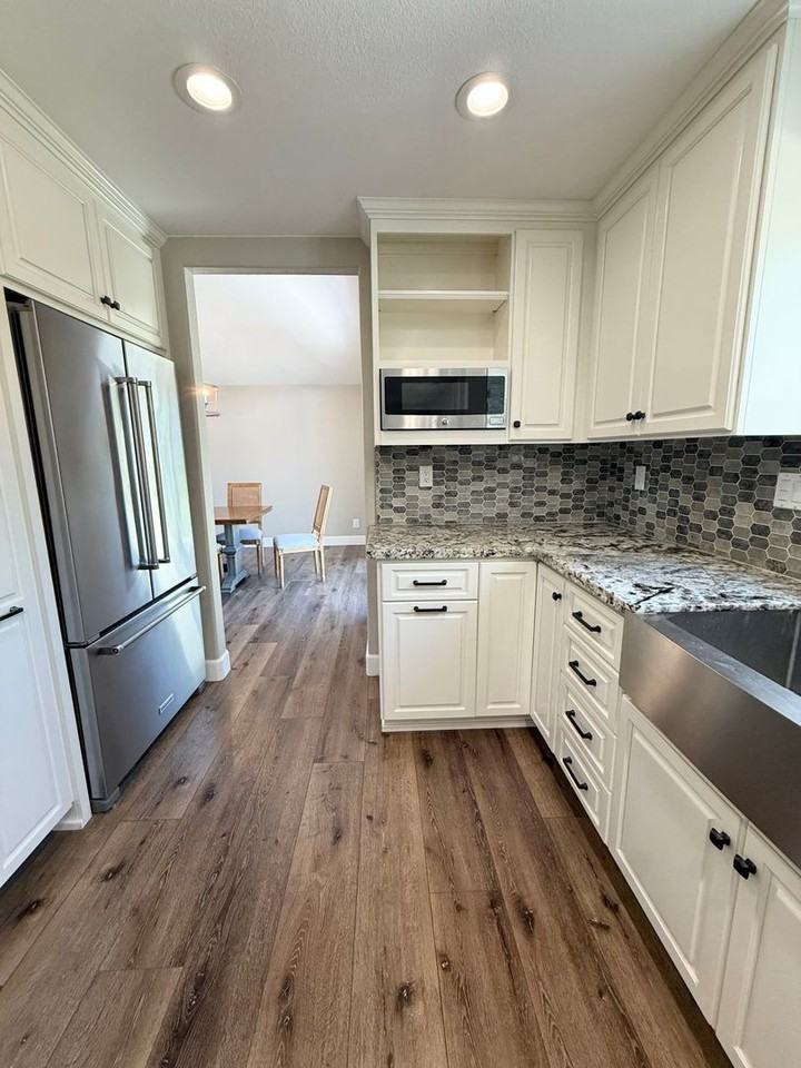 1019 Nanette Ln - Photo 7 of 37