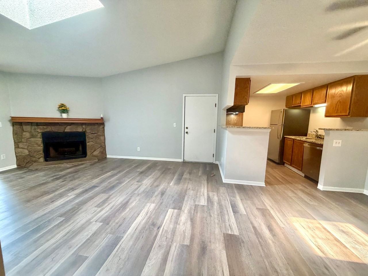 908 S Walden Way #203 - Photo 5 of 19