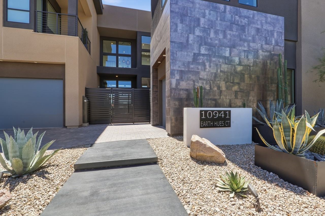 10941 Earth Hues Ct - Photo 2 of 48