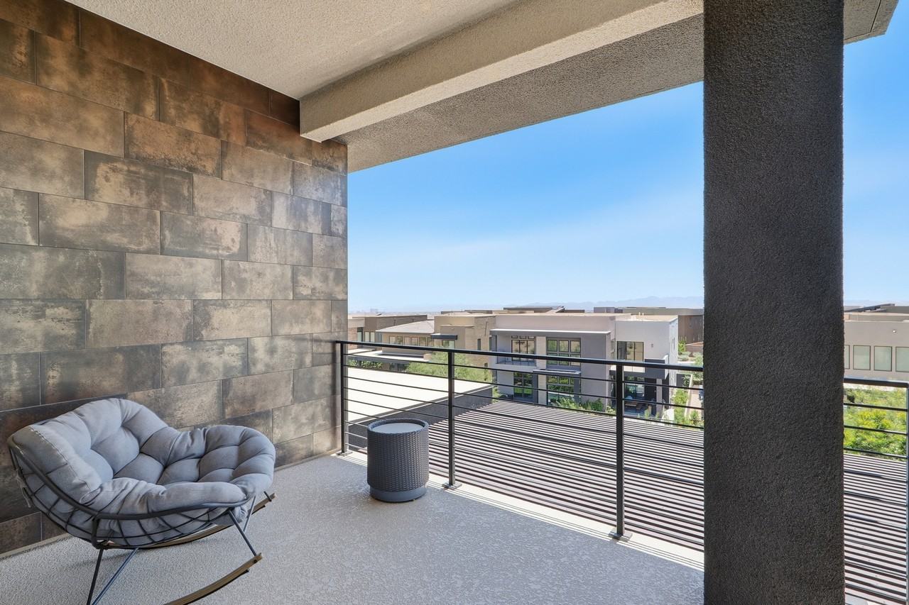 10941 Earth Hues Ct - Photo 4 of 48