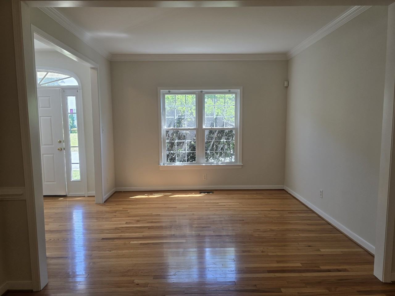 9521 Pine Trails Ct - Photo 3 of 34