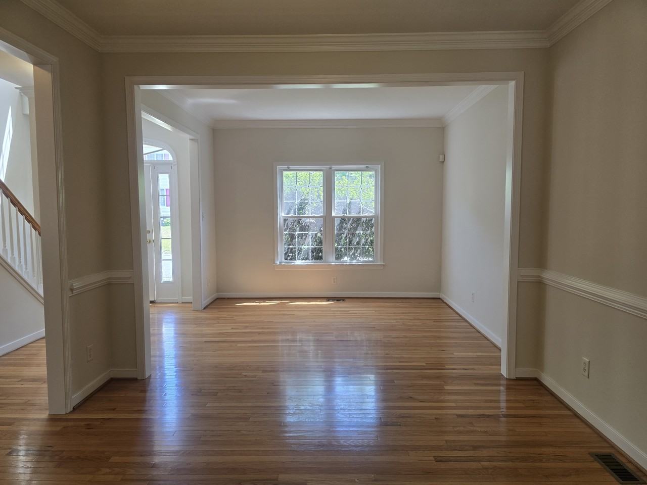 9521 Pine Trails Ct - Photo 4 of 34