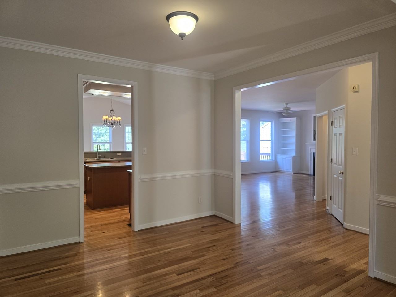 9521 Pine Trails Ct - Photo 7 of 34