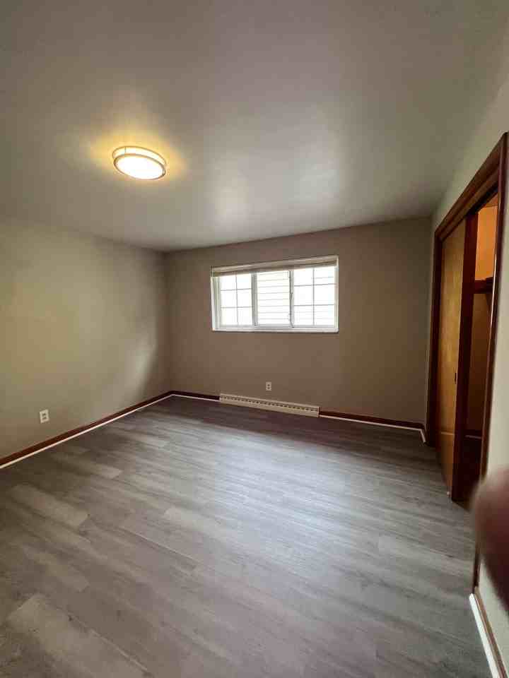 407 Beech St - Photo 3 of 18