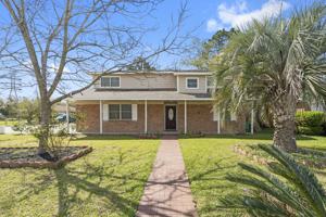featured image of 907 Northbend Dr
