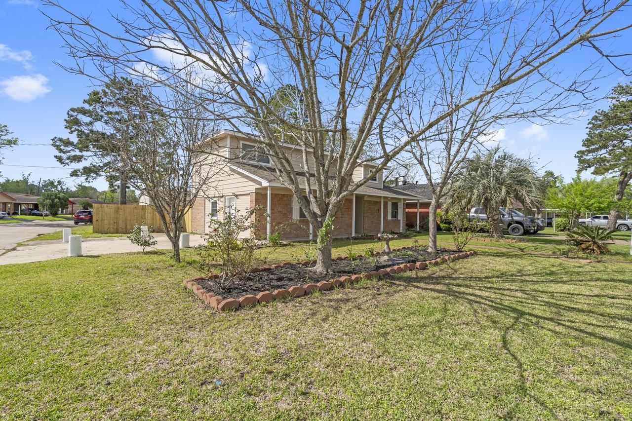 907 Northbend Dr - Photo 2 of 25