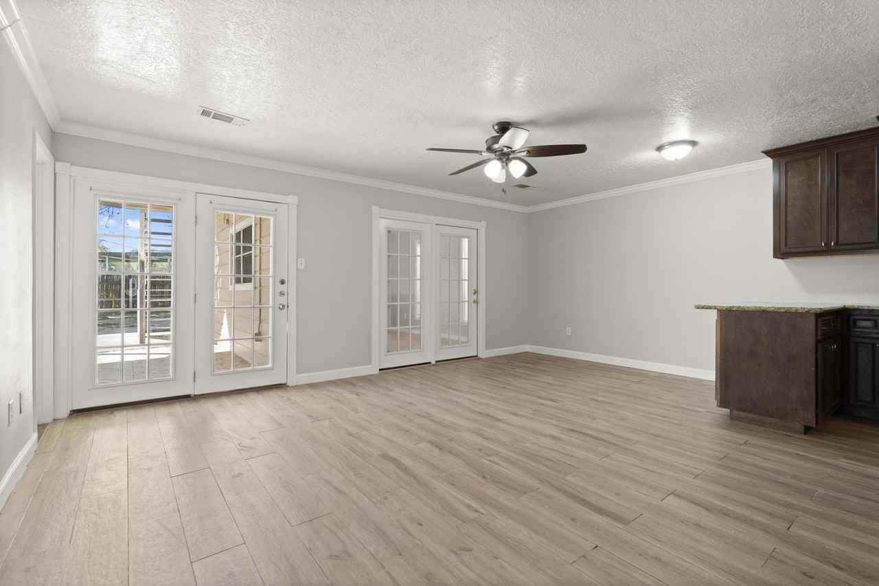 907 Northbend Dr - Photo 5 of 25