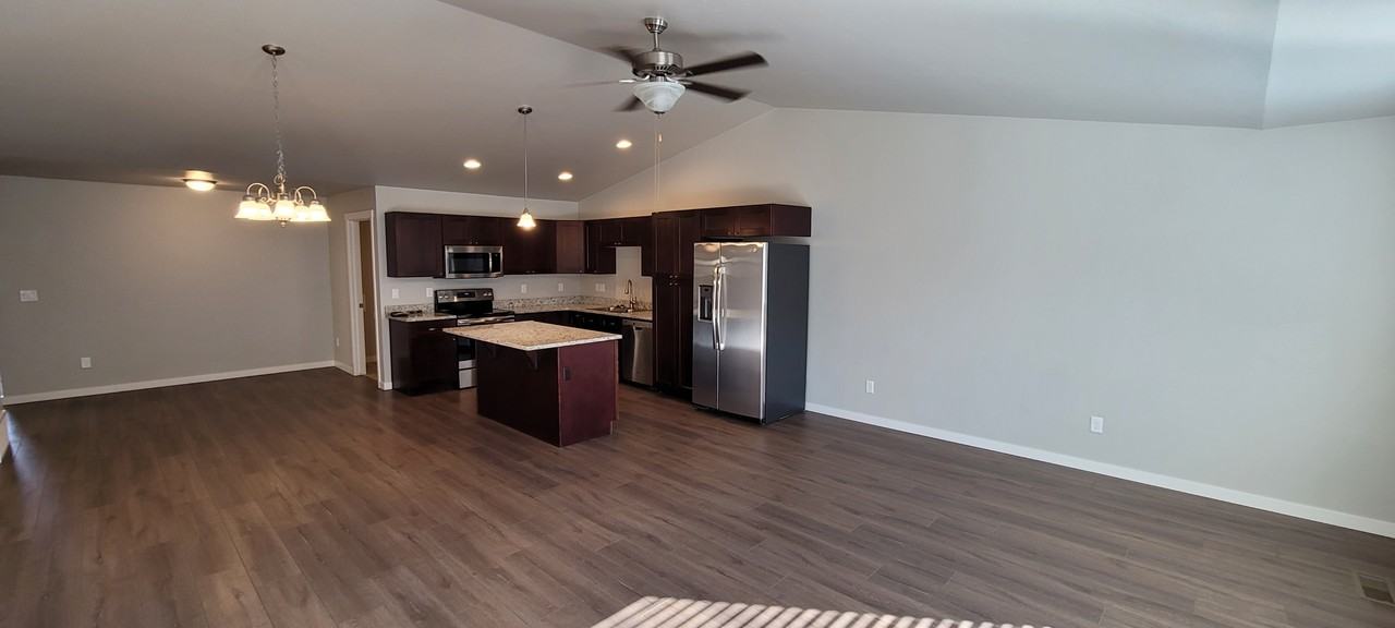 808 Foxglove Dr - Photo 4 of 16