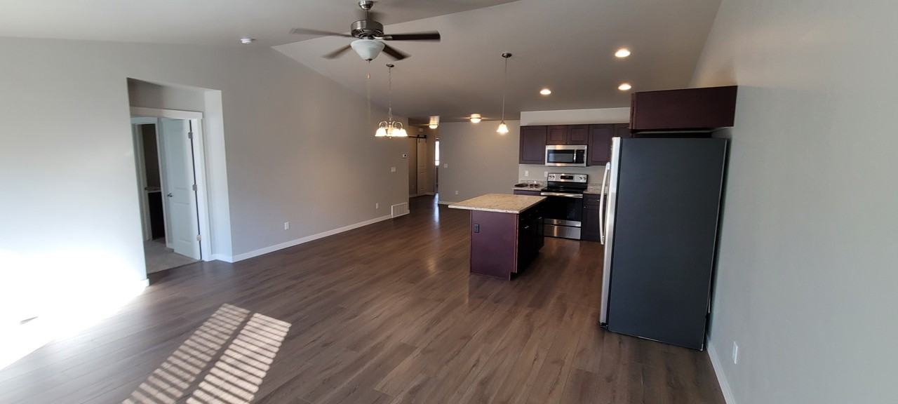 808 Foxglove Dr - Photo 5 of 16