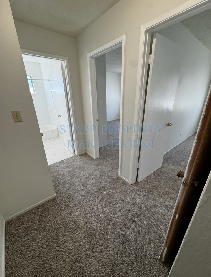 4479 La Cresta Way #4 - Photo 5 of 9