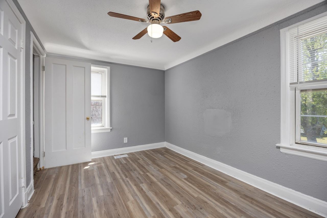 15514 Saint Marys St - Photo 7 of 24