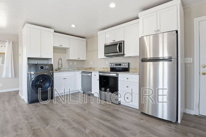 1456 E Russ Way #2 - Photo 2 of 20