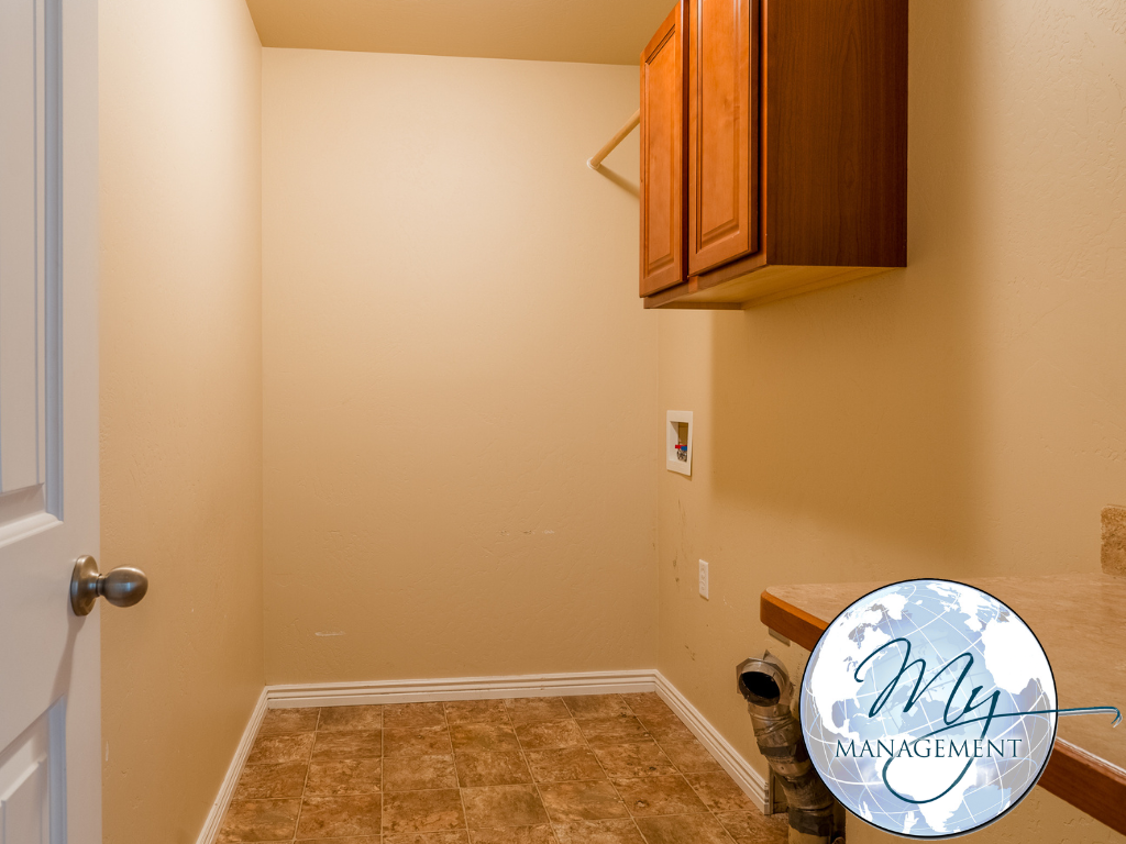 947 N College Rd W - Photo 5 of 16