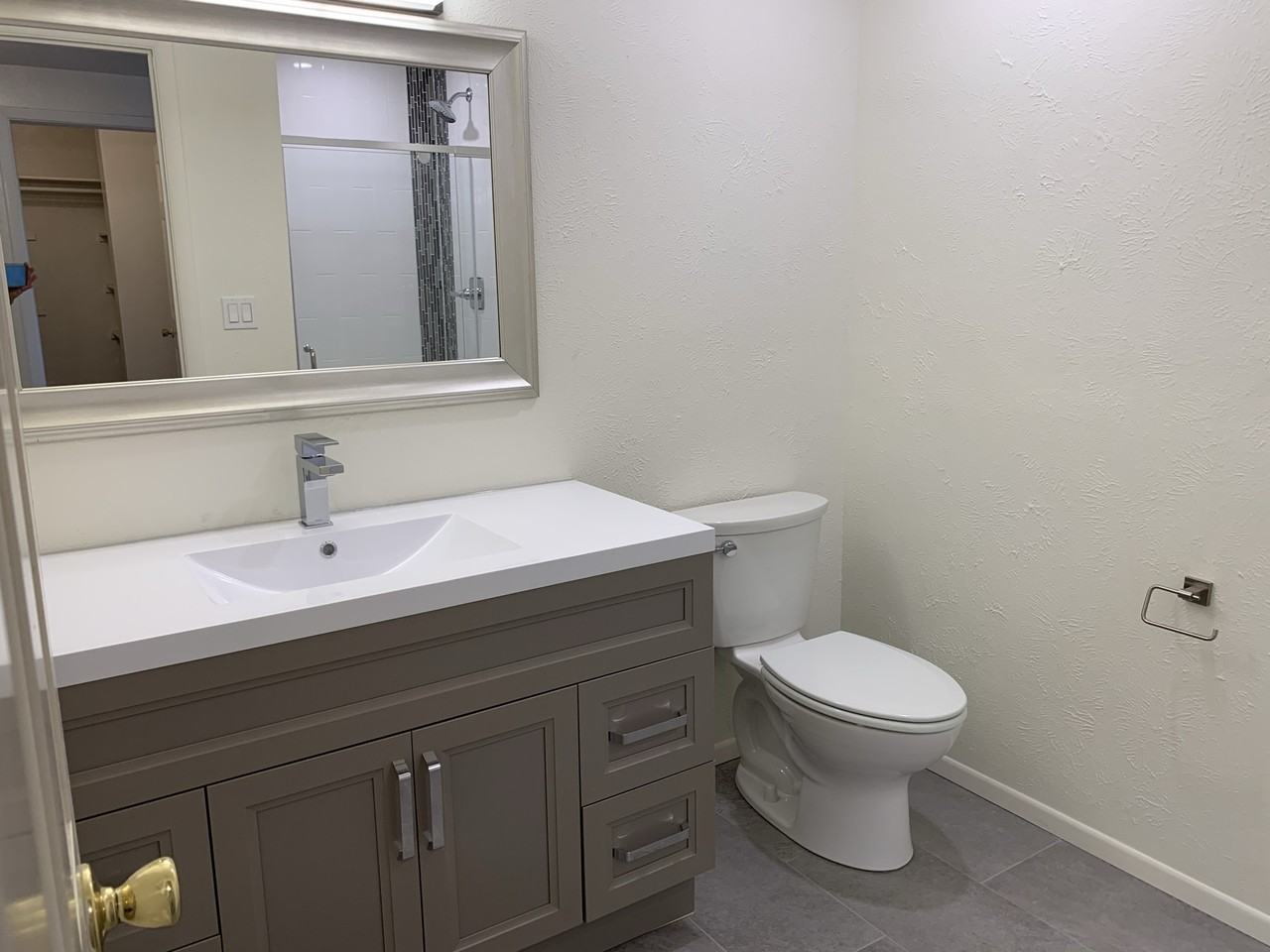 2437 Spruce St - Photo 2 of 9
