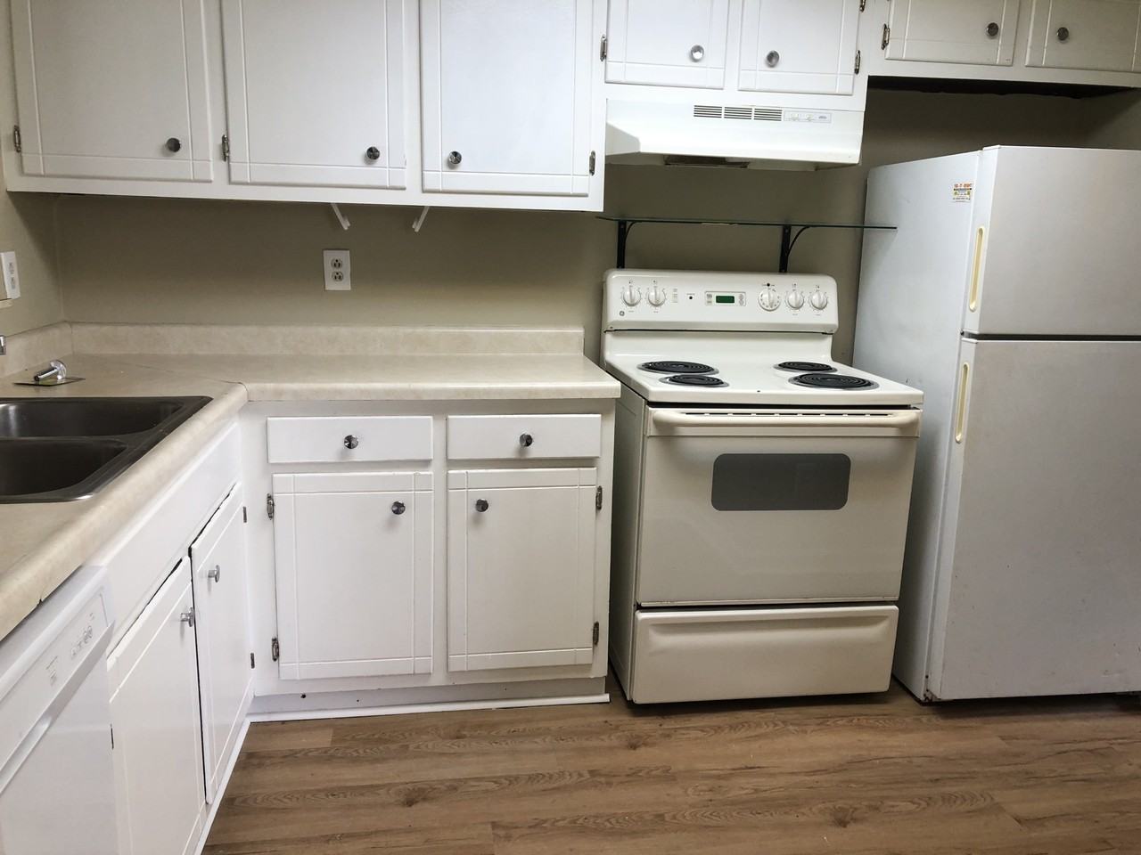 1241 N Graycroft Ave - Photo 7 of 24