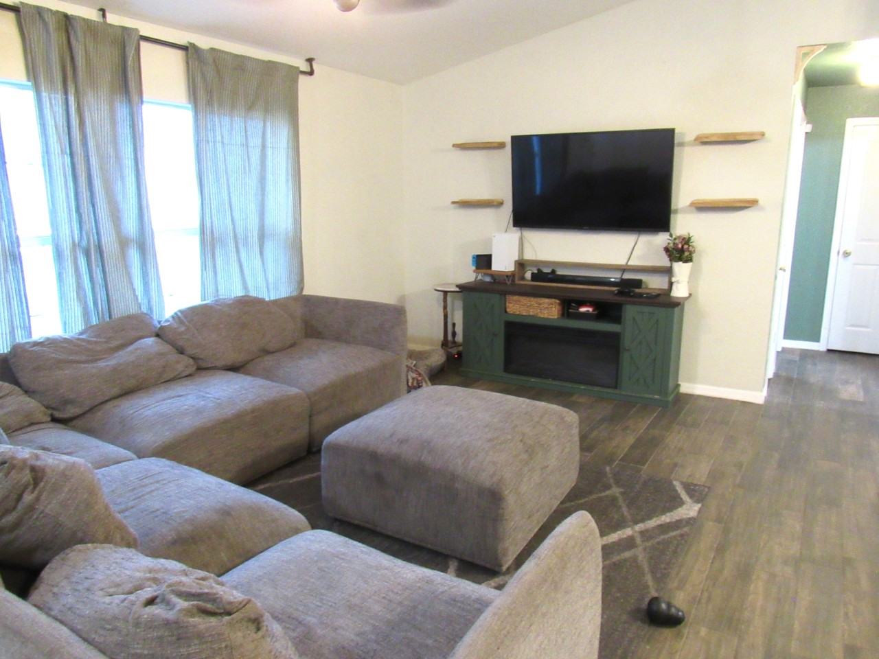 2704 Fern Palm Dr - Photo 3 of 13