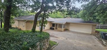 featured image of 1824 Holly Oak St