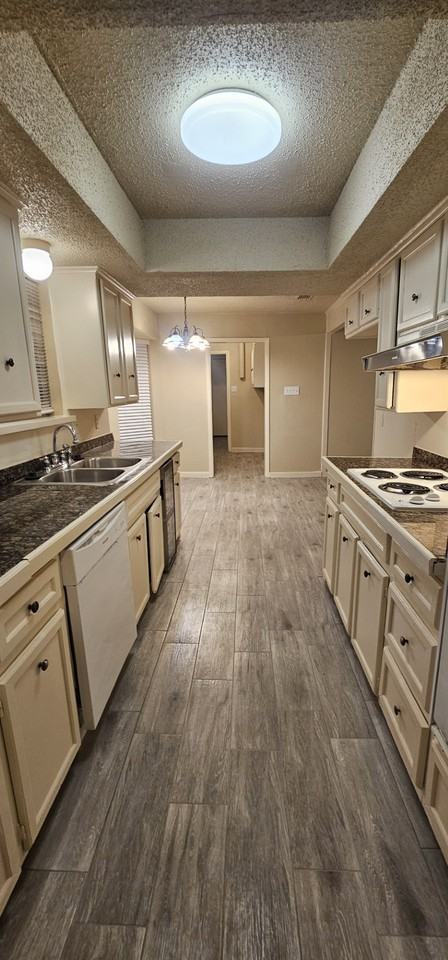 1824 Holly Oak St - Photo 5 of 24