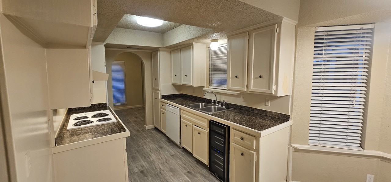 1824 Holly Oak St - Photo 6 of 24