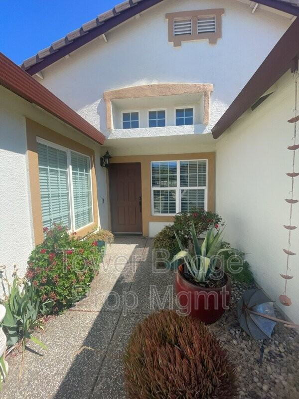 5501 Spring Falls Ct - Photo 3 of 8