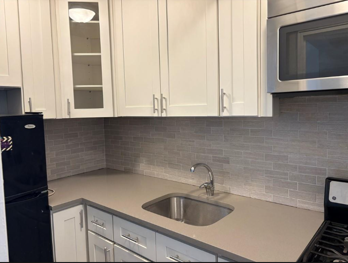 7520 Ridge Blvd #3E - Photo 5 of 7