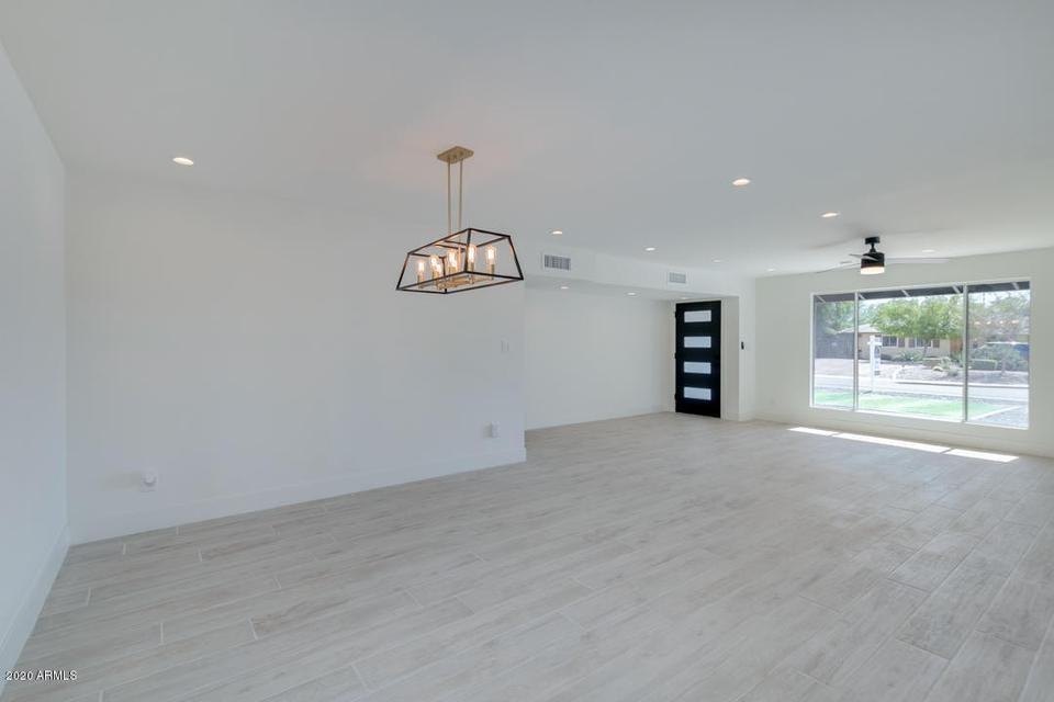 7914 E Hubbell St - Photo 5 of 28