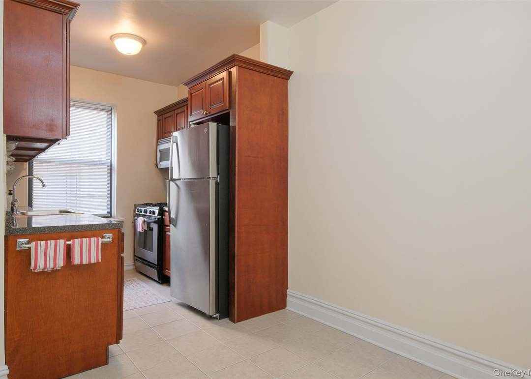 1855 Grand Concourse #51 - Photo 2 of 6