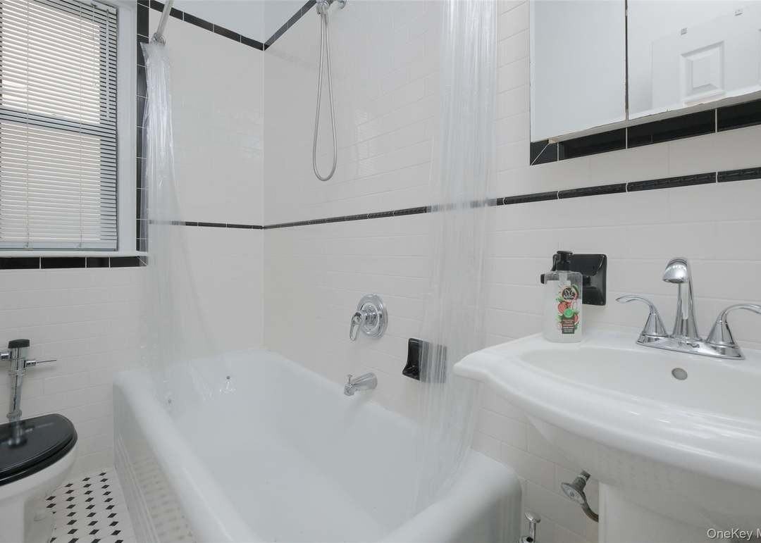 1855 Grand Concourse #51 - Photo 5 of 6