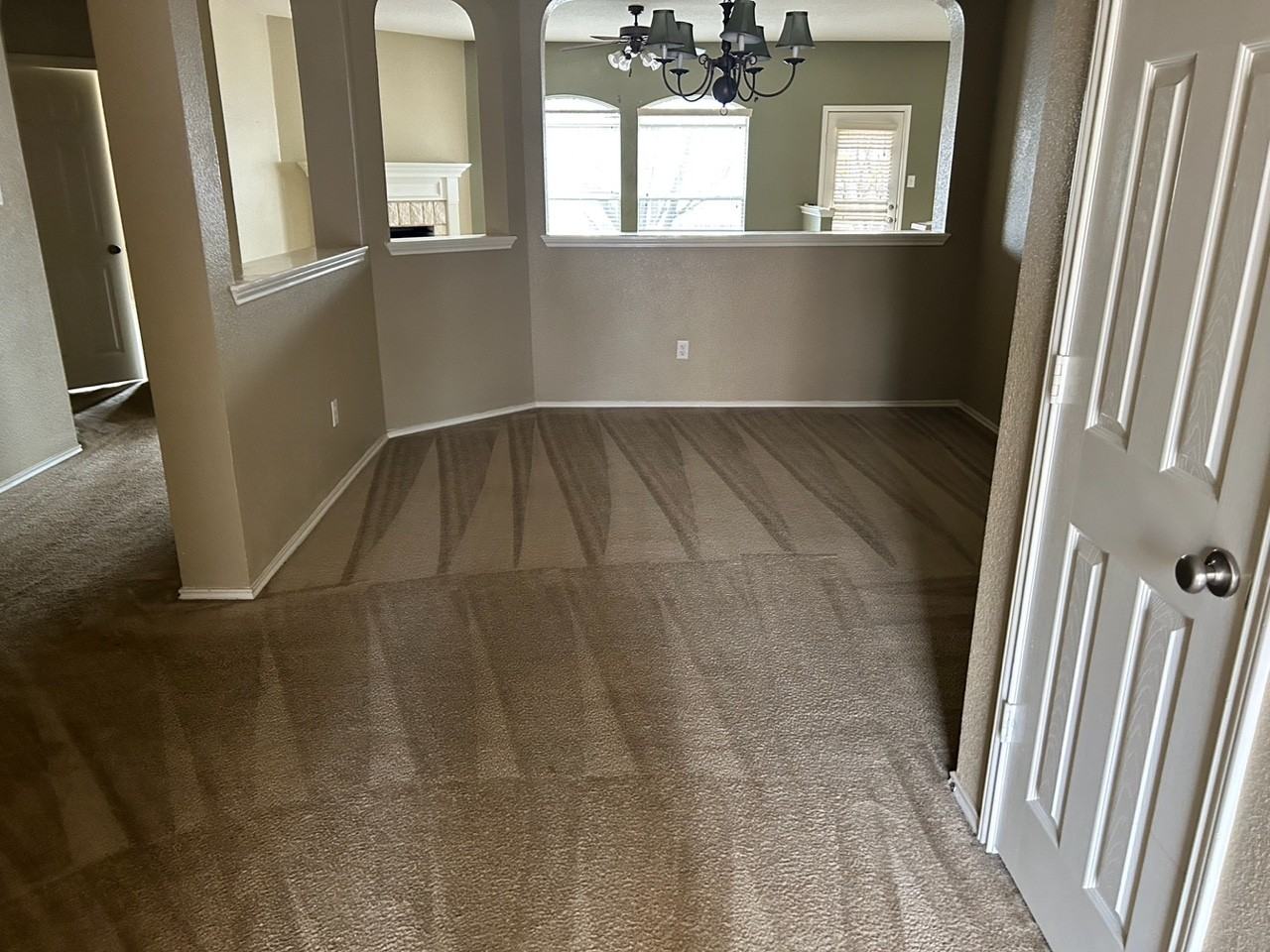 2219 Memory Ln - Photo 2 of 8