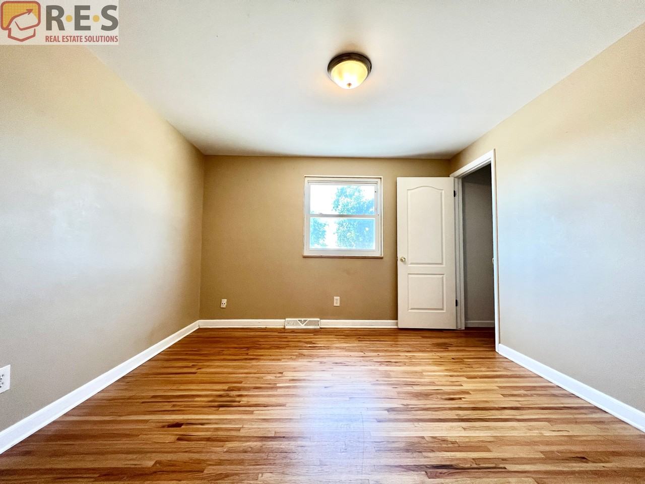2021 W 82nd Pl - Photo 6 of 14